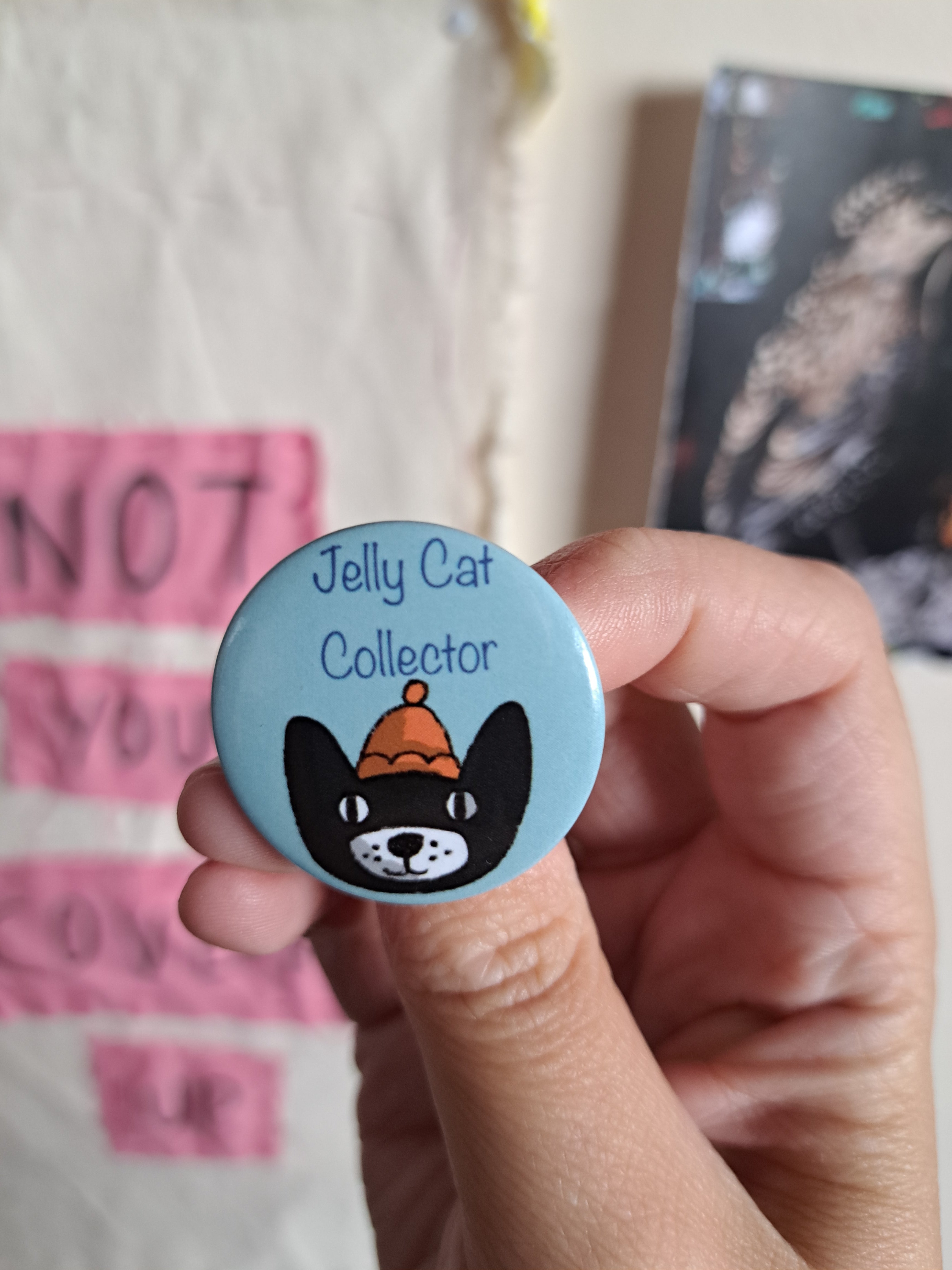 Jelly cat badge