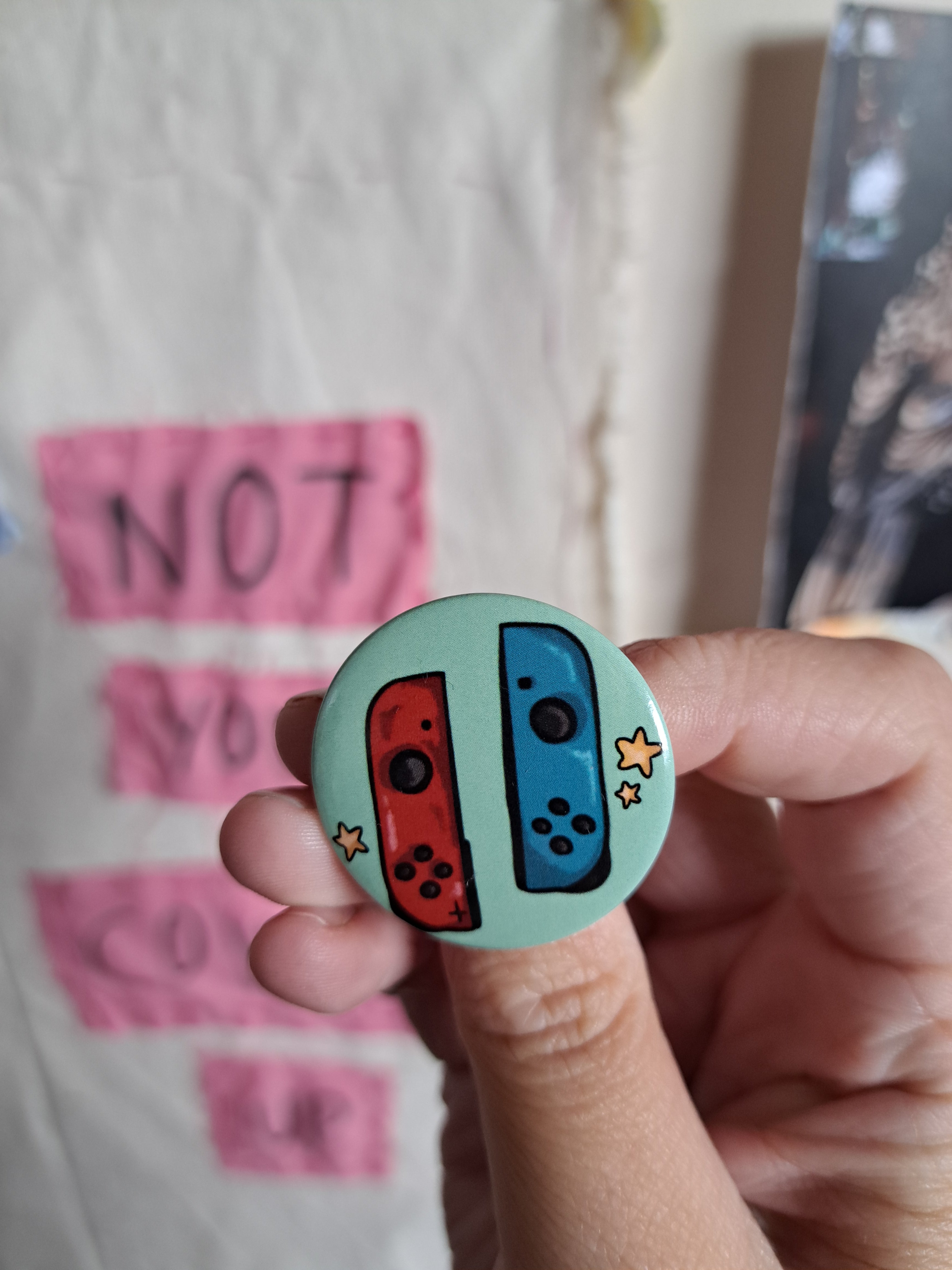 Switch controller badge